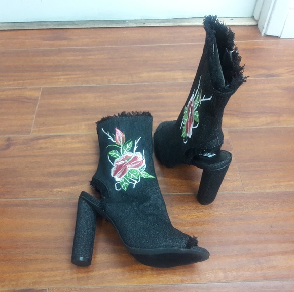 Cape Robbin peep toe boots - Picture 2 of 3